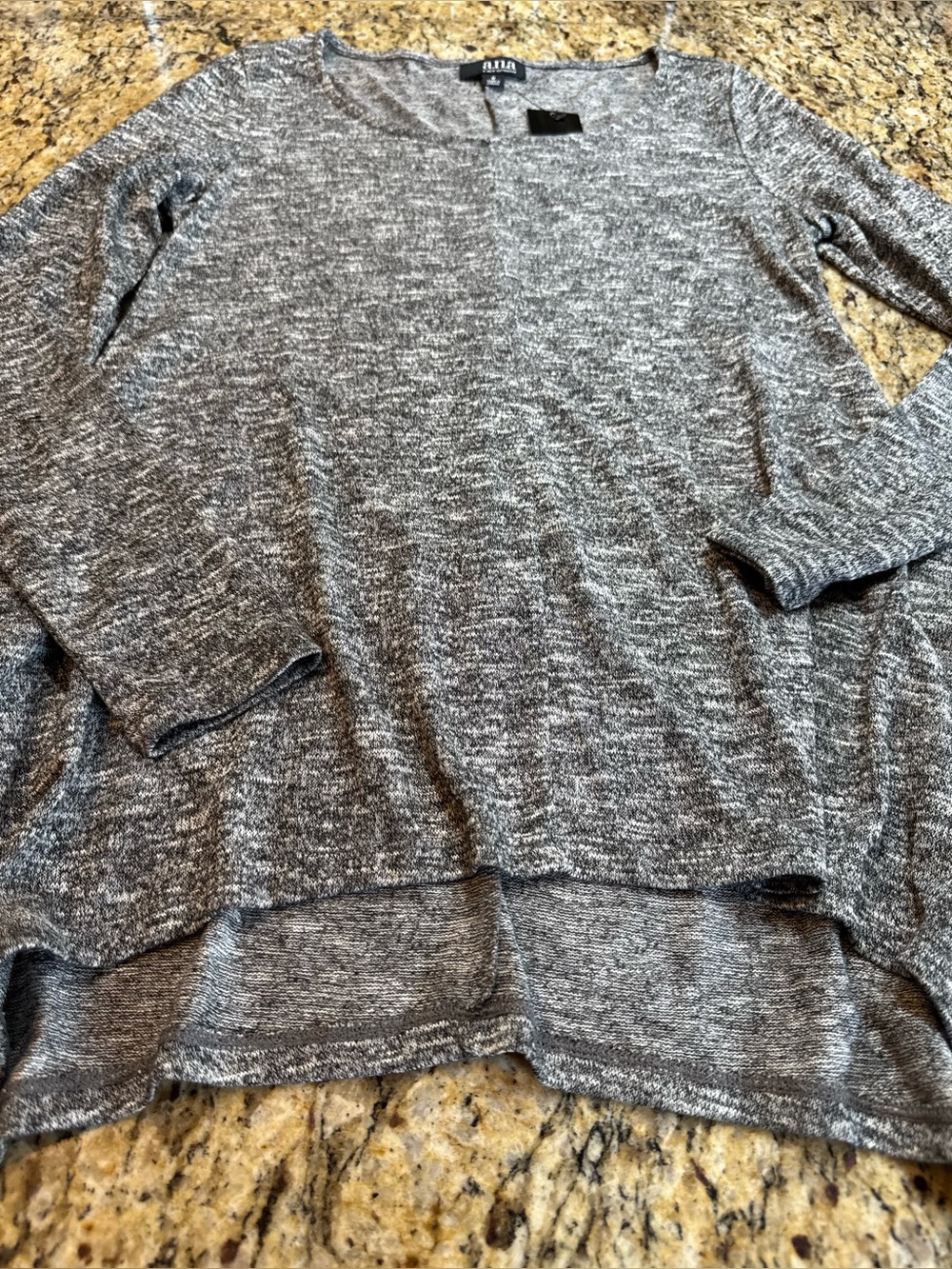 NWT a.n.a Gray Marl Long Sleeve Hi-Low Knit Tunic Blouse Shirt Women’s Top (B9) - Picture 2 of 4